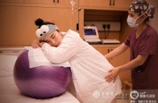 重视女性生产时的隐私及感受，爱博恩为后浪孕妈开启“温柔分娩”