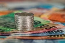 广东近九成小微企业开户只需往返银行网点1次