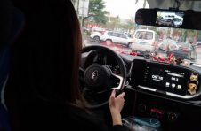 广州女孩弹个车购“小跑”：确认过眼神，我遇上对的车