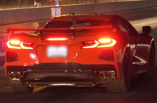 观看2020年的C8 Corvette证明它是街上的10秒车