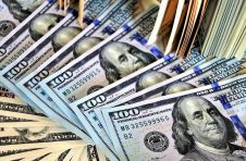 5月末我国外储规模环比上升0.74%