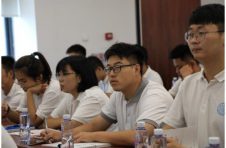 中建四局六公司组织新员工开展 “学习超英精神 清风廉洁过节”教育活动