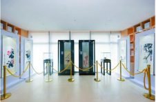 齐白石曾孙国画家齐艳芳，现身东莞齐白石真迹展