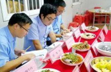 中建三局举办“上得工地 下得厨房”农民工厨艺比赛
