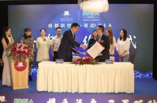 恩启“爱迪因”携手成都新世纪妇女儿童医院共话自闭症儿童康复之路