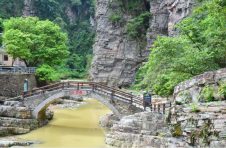 广东地肇庆封开，有着一石成山、千石成峰的美景