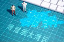 科大讯飞翻译系统变身“随身翻译官” 助力粤港澳大湾区一体化交流建设