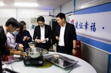 “饺香迎冬至，驱寒建真情” 中建四局六公司广州举办冬至包饺子活动