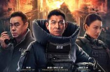 电影《拆弹专家2》首映口碑强劲，预售火热