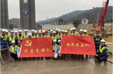 中建四局六公司萝岗保障性住房项目部 展开义务劳动