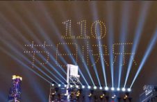 3536架无人机绽放广州夜空，11区同飞齐贺首个警察节