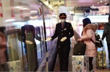 春运首日全国发送旅客1810.3万人，环比下降10.5%