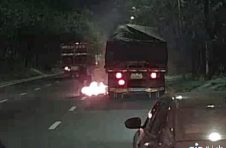 果敢出手 快速灭火 德邦快递顺德车队司机完成教科书般火情处置