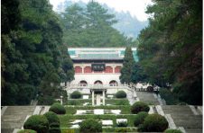 祭国殇，寻忠烈—岭南湖畔教育建党百年动员大会暨领导层衡山忠烈祠祭奠英烈活动