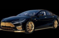 黄金覆盖的特斯拉Model S格子车花了将近30万美元