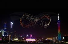1300架无人机参与演出，花城夜空为广交会闪耀！