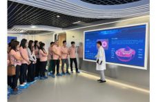 服务赋能 专业搭台 献礼司庆——百年人寿广东分公司组织开展2024年客服节暨“海尔细胞科技讲师认证授权”线下参观活动
