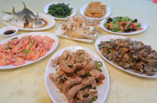 39载街坊味，一箸岭南心——广东《今日岭南》栏目走进广州鹭园酒家